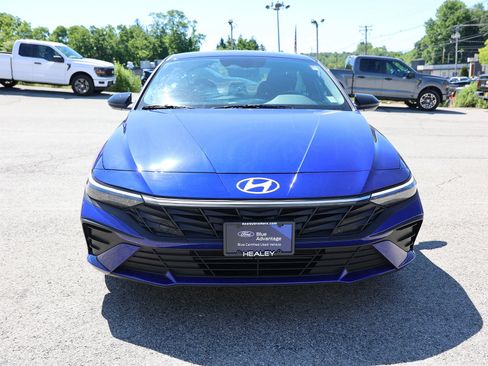 Used 2025 Hyundai Elantra Sport FWD image 2