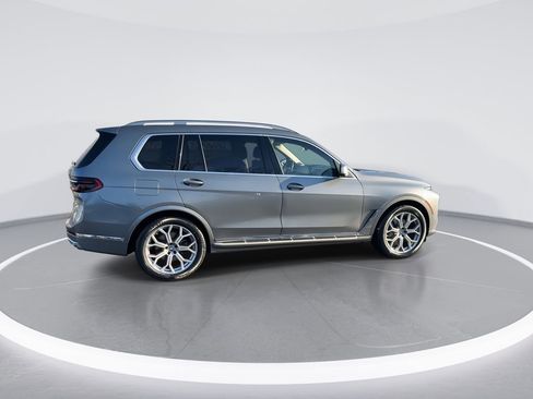 Certified 2024 BMW X7 xDrive40i image 8