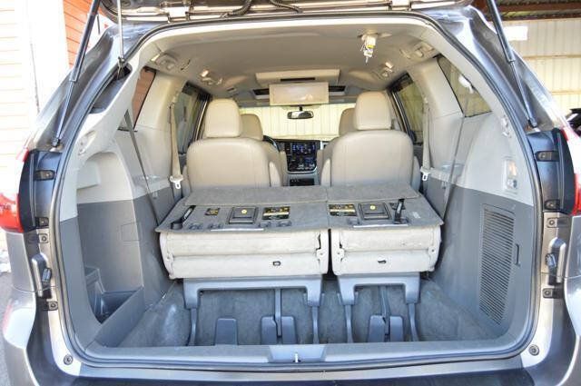 Used 2015 Toyota Sienna XLE Premium AWD/4WD image 43