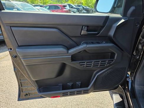 Used 2024 Toyota Tacoma SR w/ SR Upgrade Package AWD/4WD image 18
