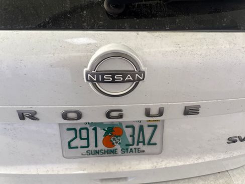 Used 2024 Nissan Rogue SV FWD image 12
