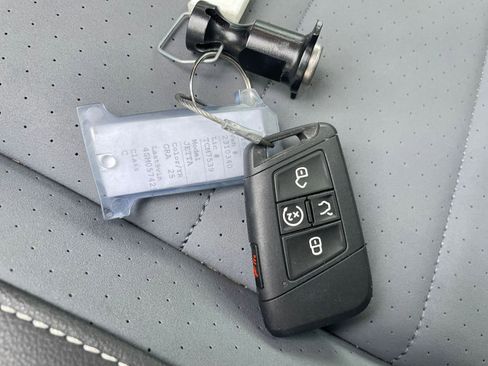 Used 2025 Volkswagen Jetta SE image 22