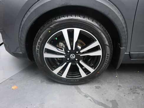 Used 2020 Nissan Kicks SV image 26