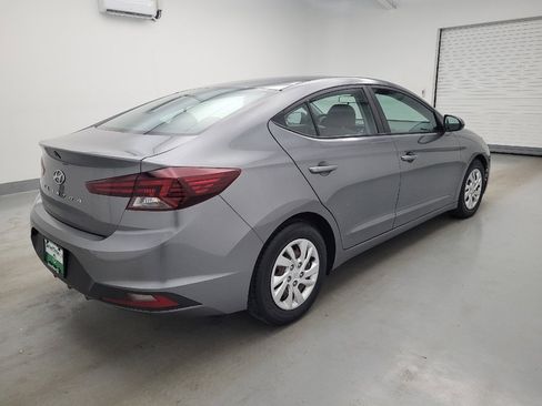 Used 2020 Hyundai Elantra SE FWD image 10