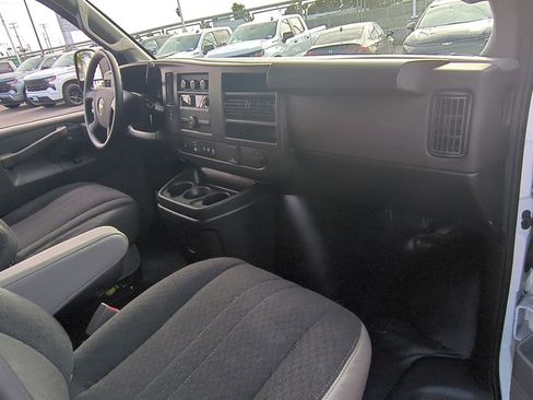 Used 2024 Chevrolet Express 2500 w/ Driver Convenience Package image 25