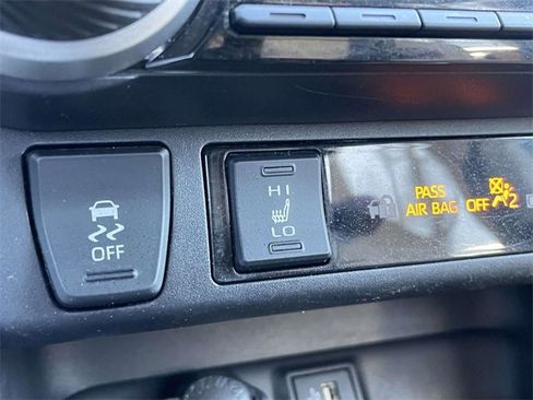 Used 2023 Toyota RAV4 XLE Premium image 23