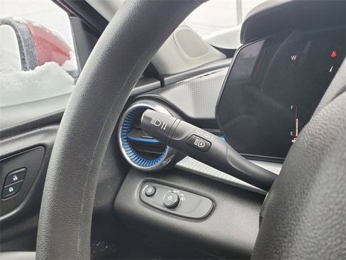 Used 2025 Chevrolet Trax LT image 14