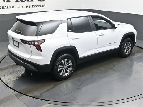 New 2026 Chevrolet Equinox LT image 18