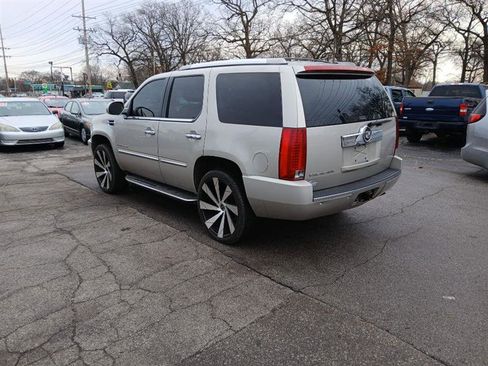 Used 2007 Cadillac Escalade AWD w/ Information Package image 6