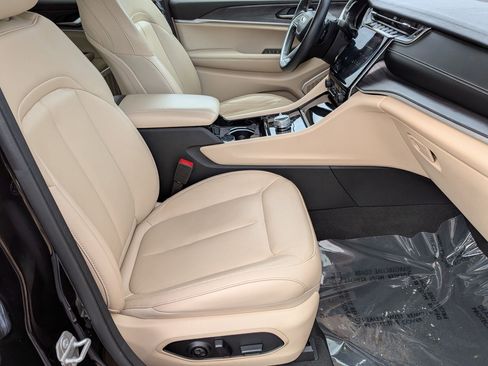 Certified 2021 Jeep Grand Cherokee L Limited image 39