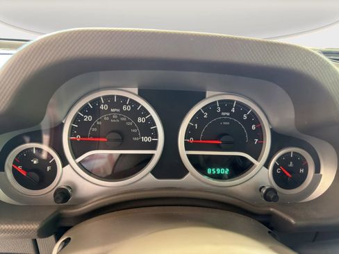 Used 2010 Jeep Wrangler Unlimited Sahara w/ Dual Top Group AWD/4WD image 11