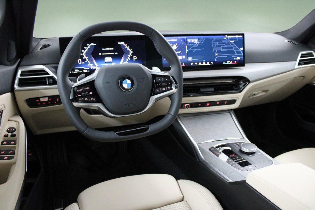 Used 2026 BMW 330i Sedan w/ Convenience Package RWD image 17