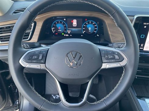 New 2026 Volkswagen Atlas SE image 19