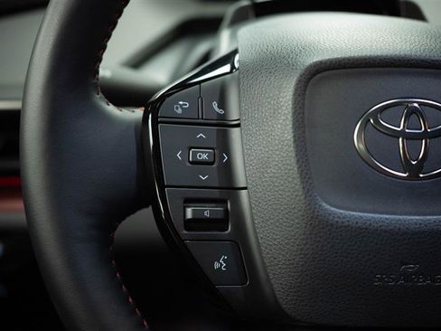 Used 2026 Toyota Prius Plug-In Hybrid FWD image 29