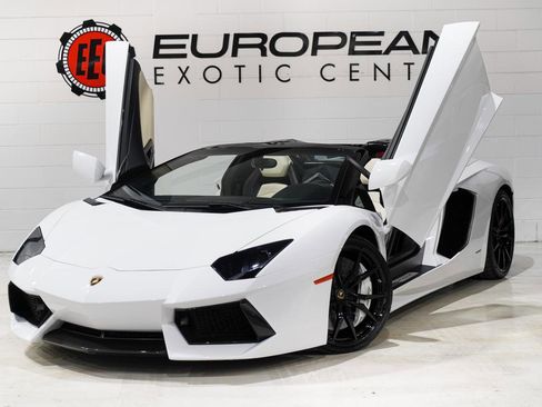 Used 2014 Lamborghini Aventador LP 700-4 image 4