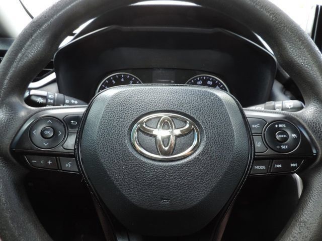 Used 2021 Toyota RAV4 XLE FWD image 27