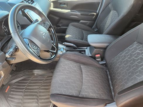 Used 2025 Mitsubishi Outlander Sport LE AWD/4WD image 9