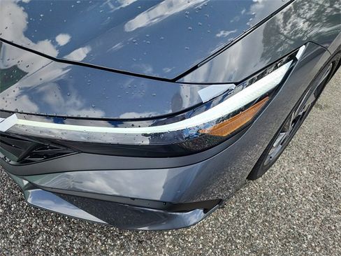 New 2025 Hyundai Elantra SEL image 6
