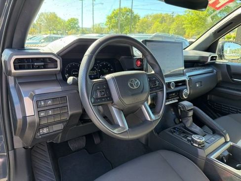 Used 2025 Toyota Tacoma TRD Off-Road AWD/4WD image 10