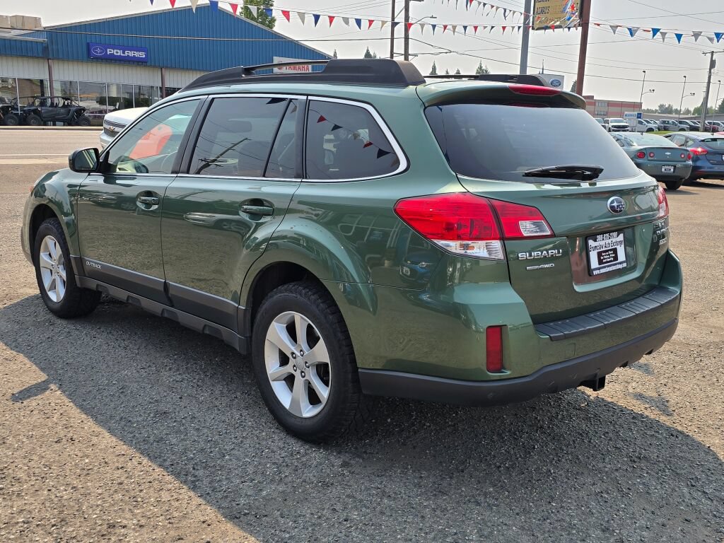 Used 2013 Subaru Outback 2.5i Premium w/ All-Weather Pkg AWD/4WD image 5
