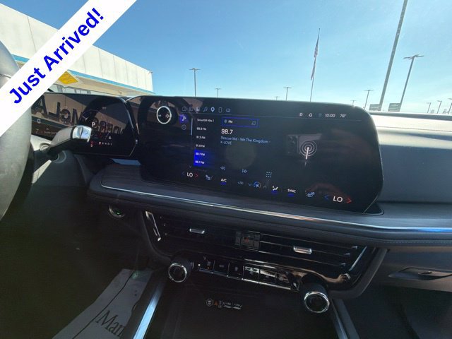 Used 2025 Chevrolet Suburban Z71 AWD/4WD image 34