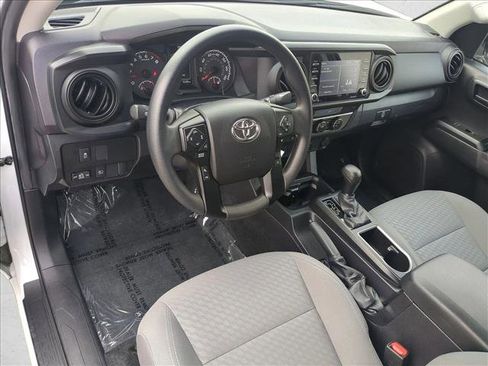 Certified 2022 Toyota Tacoma SR image 10
