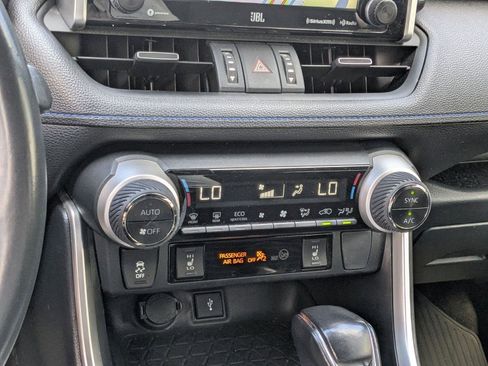 Used 2020 Toyota RAV4 XSE image 11