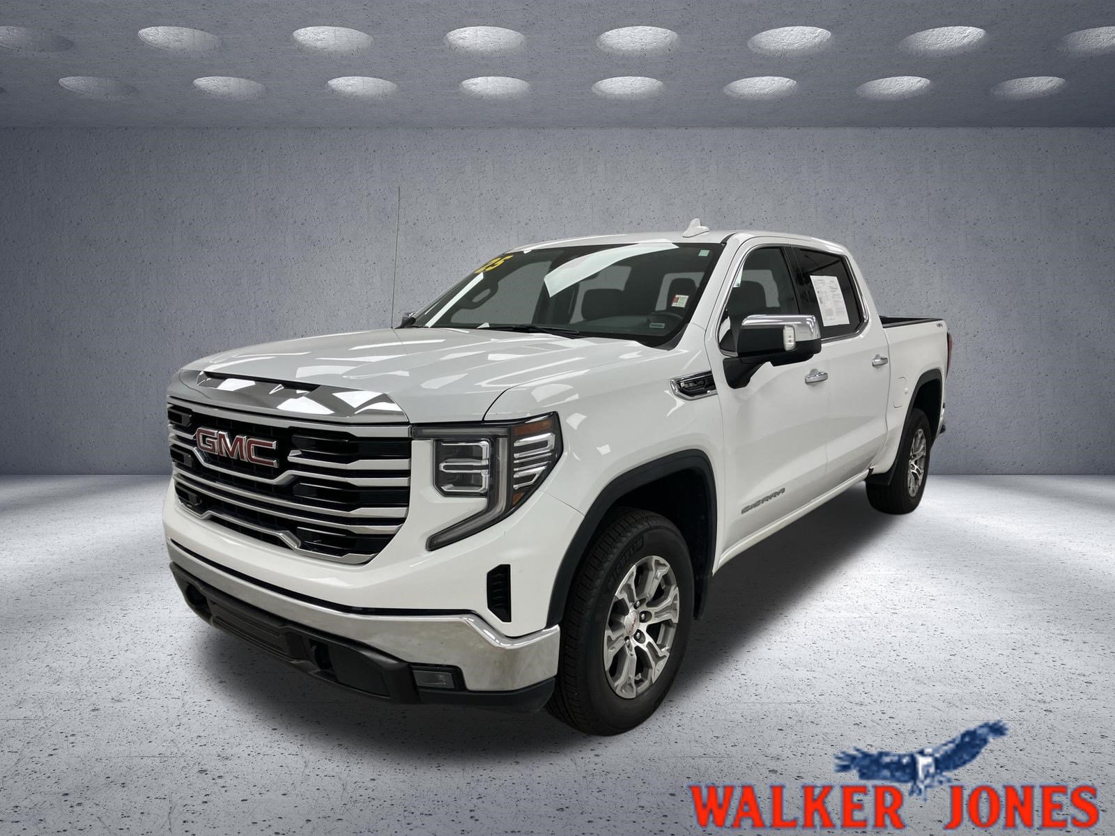 Used 2025 GMC Sierra 1500 SLT AWD/4WD image 1