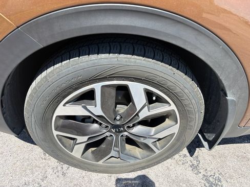 Used 2020 Kia Sportage EX w/ EX Technology Package FWD image 11