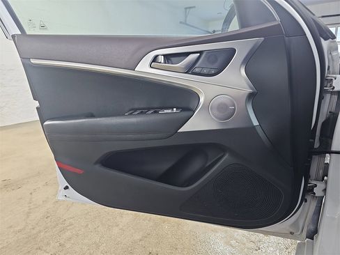 Used 2019 Genesis G70 2.0T Advanced image 31