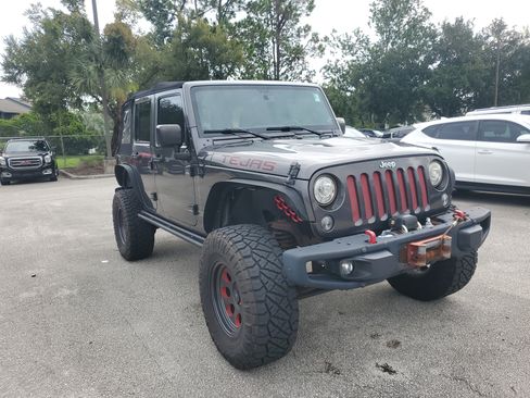 Used 2017 Jeep Wrangler Unlimited Rubicon AWD/4WD image 2