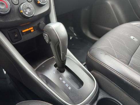 Used 2019 Chevrolet Trax LT w/ LT Convenience Package image 31