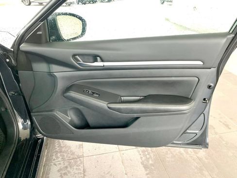 Used 2022 Nissan Altima 2.5 SV FWD image 27