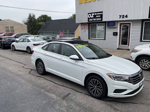 Used 2019 Volkswagen Jetta SE FWD image 3