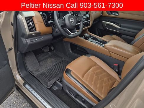 Used 2024 Nissan Pathfinder Platinum FWD image 21