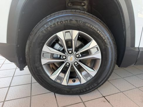 Used 2025 Chevrolet Equinox LT FWD image 30