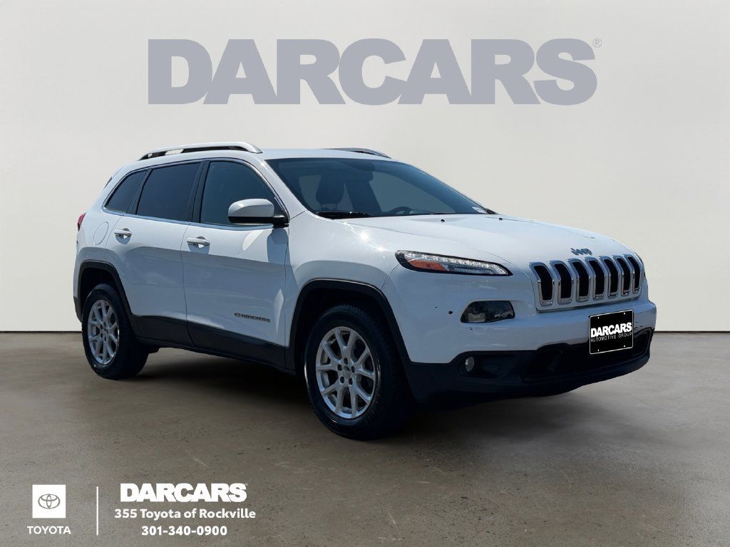 Used 2016 Jeep Cherokee Latitude w/ Cold Weather Group AWD/4WD image 1