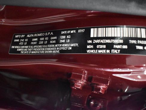 Used 2018 Alfa Romeo Giulia AWD image 24