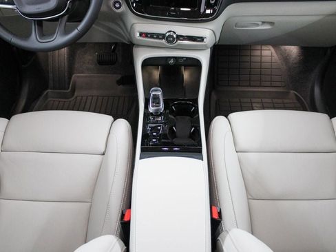 New 2026 Volvo XC40 B4 Plus w/ Protection Package Premier FWD image 21