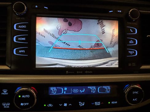 Used 2019 Toyota Highlander XLE image 33