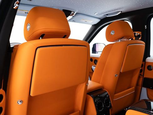 New 2026 Rolls-Royce Cullinan Black Badge image 24