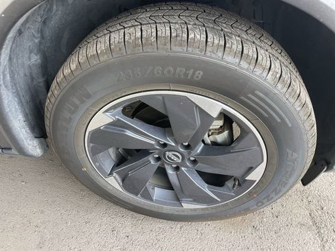 Used 2024 Nissan Rogue SV image 5