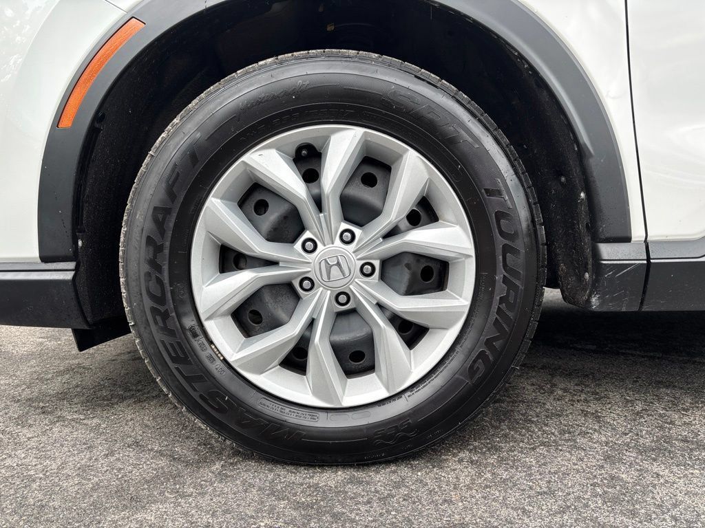 Used 2023 Honda CR-V LX image 9