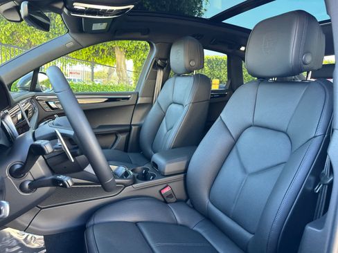 New 2026 Porsche Macan Turbo image 5