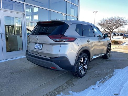 Used 2021 Nissan Rogue SL w/ Premium Package image 5