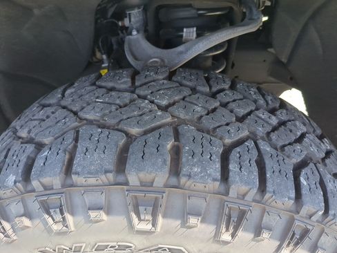 Used 2023 GMC Sierra 1500 AT4X AWD/4WD image 13