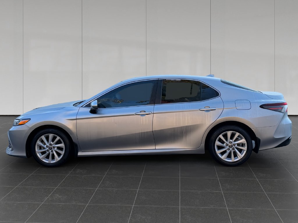 Used 2022 Toyota Camry LE FWD image 2