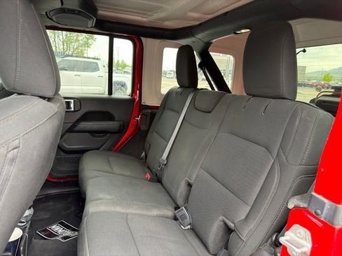Used 2021 Jeep Wrangler Unlimited Sahara w/ Uconnect 4C Nav & Sound Group AWD/4WD image 9