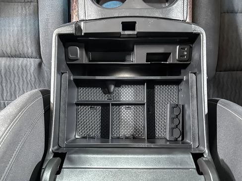 Used 2016 GMC Yukon SLE w/ Convenience Package image 30