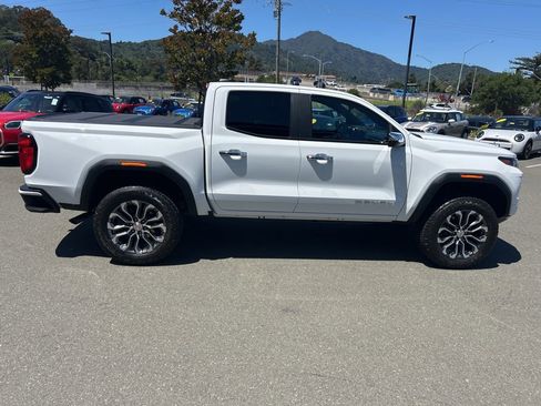 Used 2024 GMC Canyon Denali AWD/4WD image 6